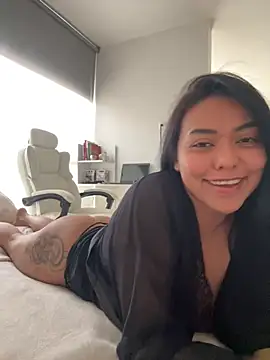 Snapshot of PetitLumiere chatting on February 2025 06:51:02 PM PetitLumiere online show from February 2025 06:51:02 PM