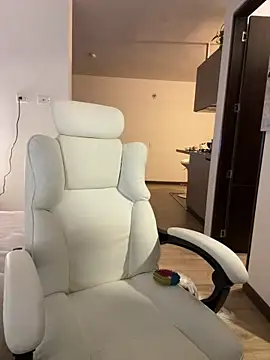 Snapshot of PetitLumiere chatting on February 2025 01:26:01 AM PetitLumiere online show from February 2025 01:26:01 AM