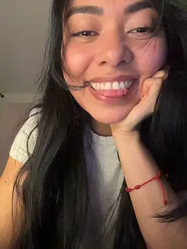 Snapshot of PetitLumiere chatting on October 2025 04:00:02 AM PetitLumiere online show from October 2025 04:00:02 AM