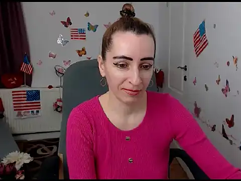 Snapshot of EvelynAngell chatting on January 2025 06:52:01 AM EvelynAngell online show from January 2025 06:52:01 AM