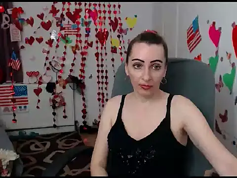 Snapshot of EvelynAngell chatting on February 2025 11:44:02 AM EvelynAngell online show from February 2025 11:44:02 AM