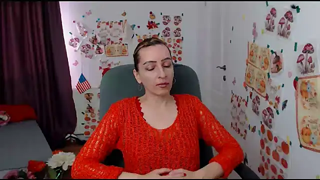 Snapshot of EvelynAngell chatting on September 2025 06:02:02 AM EvelynAngell online show from September 2025 06:02:02 AM