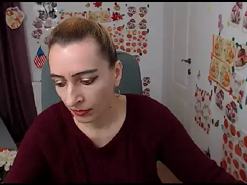 Snapshot of EvelynAngell chatting on September 2025 06:07:02 AM EvelynAngell online show from September 2025 06:07:02 AM