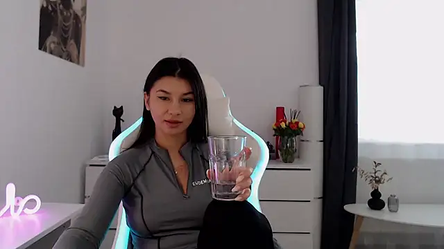 Simply the best online show from November 2025 11:21:01 AM