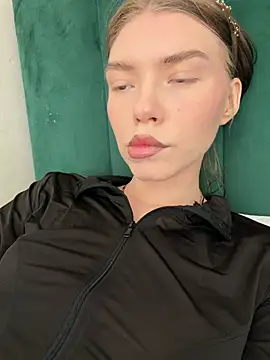 Snapshot of Lisaaa_Alisa chatting on May 2026 04:10:01 AM Lisaaa Alisa online show from May 2026 04:10:01 AM