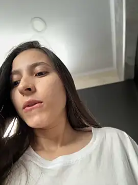 Snapshot of LittleDoll___ chatting on October 2025 01:29:01 PM LittleDoll online show from October 2025 01:29:01 PM