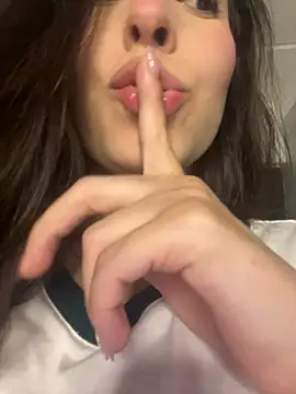 Snapshot of LittleDoll___ chatting on November 2025 10:40:01 PM LittleDoll online show from November 2025 10:40:01 PM