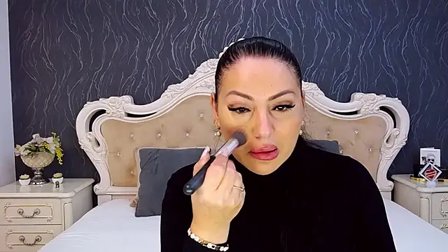 Lauren Saint online show from December 2025 05:18:02 PM