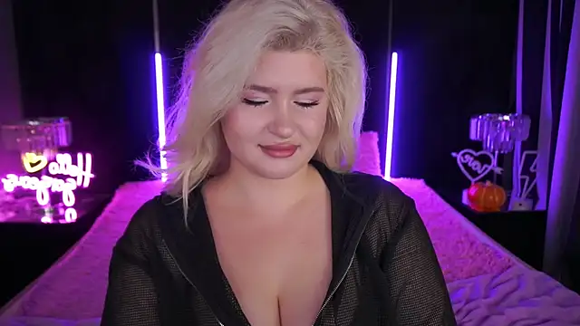 Snapshot of CocoSecretss chatting on November 2025 07:50:01 AM CocoSecretss online show from November 2025 07:50:01 AM