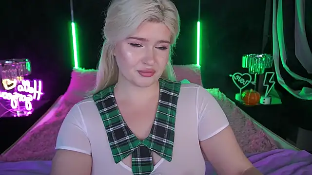 Snapshot of CocoSecretss chatting on November 2025 08:02:02 AM CocoSecretss online show from November 2025 08:02:02 AM