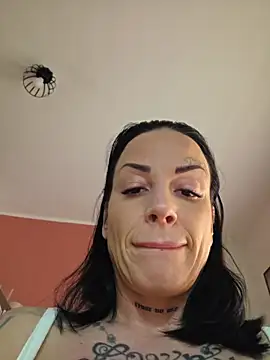 Snapshot of EmilyDiazofficial chatting on June 2026 07:33:02 AM EmilyDiazofficial online show from June 2026 07:33:02 AM