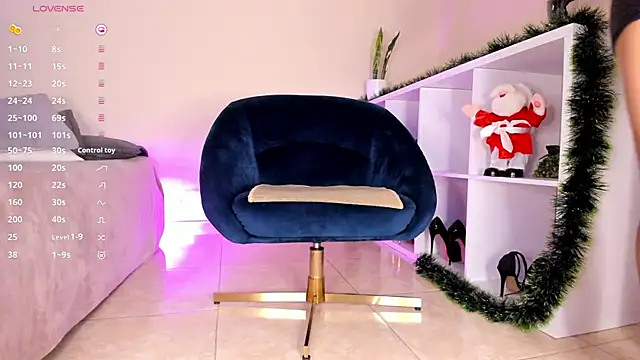 Snapshot of Itzeldreams chatting on December 2024 03:53:02 PM Itzeldreams online show from December 2024 03:53:02 PM