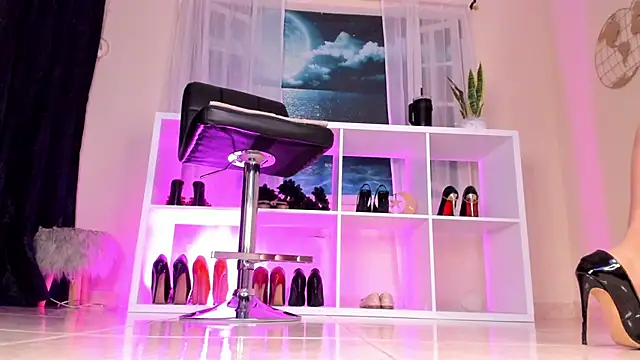 Snapshot of Itzeldreams chatting on September 2025 01:11:02 PM Itzeldreams online show from September 2025 01:11:02 PM