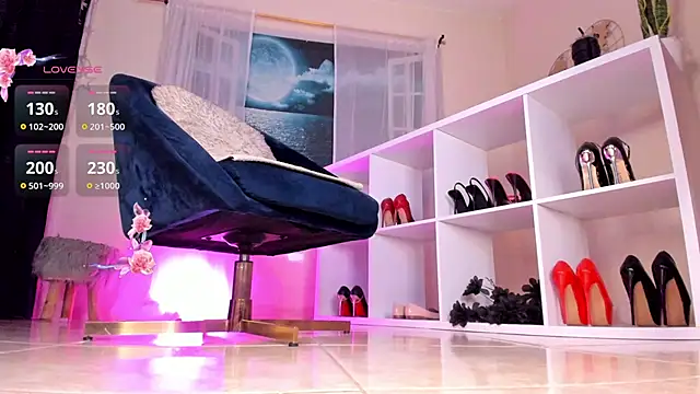 Snapshot of Itzeldreams chatting on December 2025 01:39:01 PM Itzeldreams online show from December 2025 01:39:01 PM