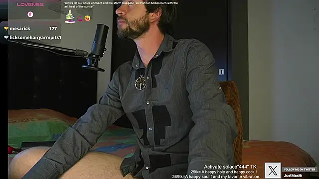 Snapshot of just_maxii chatting on February 2025 01:55:02 AM just maxii online show from February 2025 01:55:02 AM