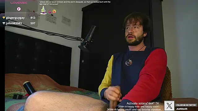 Snapshot of just_maxii chatting on February 2025 12:22:02 AM just maxii online show from February 2025 12:22:02 AM