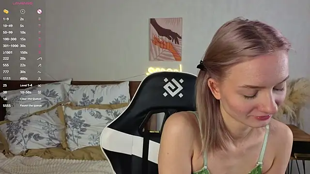 IdaValenti online show from October 2025 11:20:01 PM