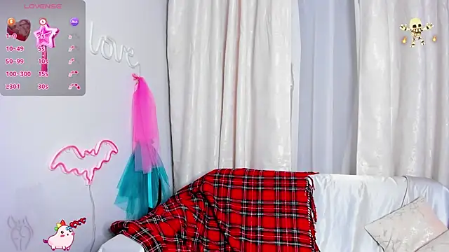 Snapshot of jessica_tiny chatting on November 2025 01:04:02 AM jessica tiny online show from November 2025 01:04:02 AM