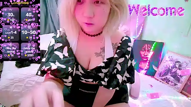 Akemilun online show from April 2026 04:55:02 PM