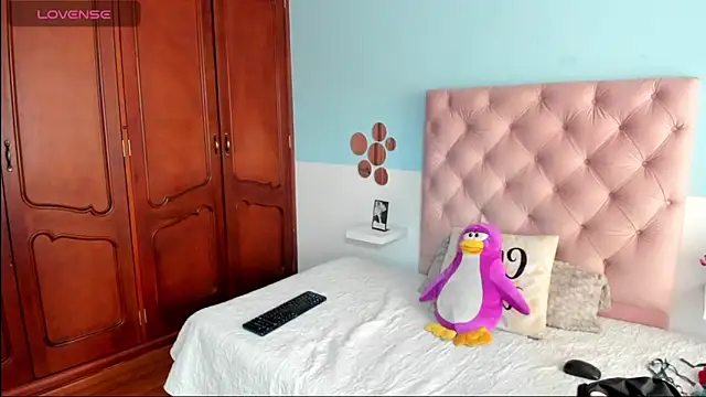 Snapshot of _Sarahh_0 chatting on December 2024 01:33:01 PM Sarahh 0 online show from December 2024 01:33:01 PM