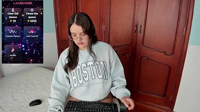 Snapshot of _Sarahh_0 chatting on December 2024 01:39:01 PM Sarahh 0 online show from December 2024 01:39:01 PM