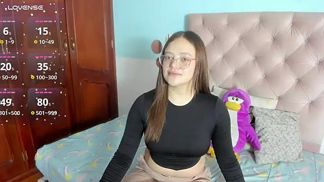 Snapshot of _Sarahh_0 chatting on February 2025 01:33:01 PM Sarahh 0 online show from February 2025 01:33:01 PM