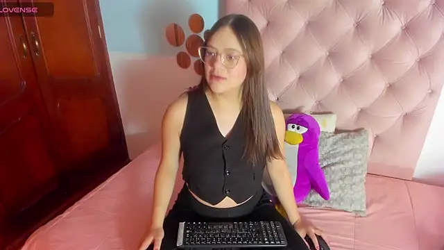 Snapshot of _Sarahh_0 chatting on February 2025 01:58:01 PM Sarahh 0 online show from February 2025 01:58:01 PM