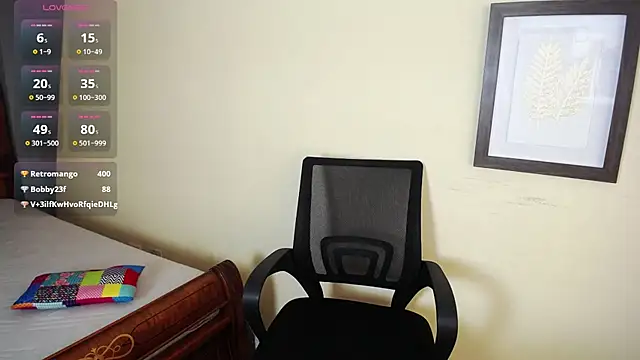 Snapshot of _Sarahh_0 chatting on March 2025 08:51:02 PM Sarahh 0 online show from March 2025 08:51:02 PM