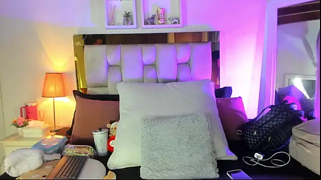 emmy r online show from November 2025 12:04:02 PM