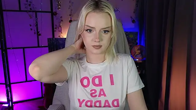 ImBonBon online show from April 2026 09:34:01 PM