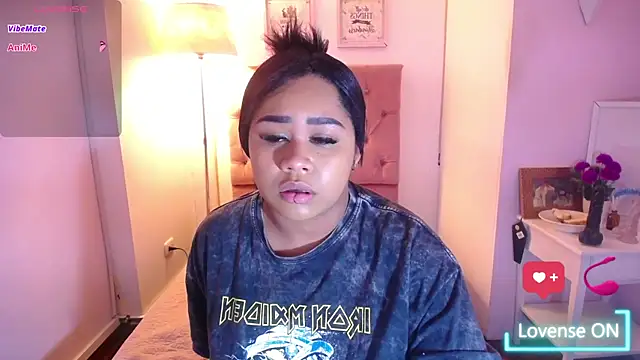 Nahom1  online show from October 2025 10:22:02 PM