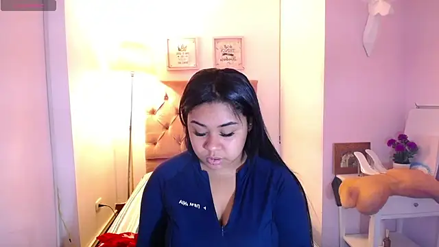 Nahom1  online show from December 2025 08:35:01 PM