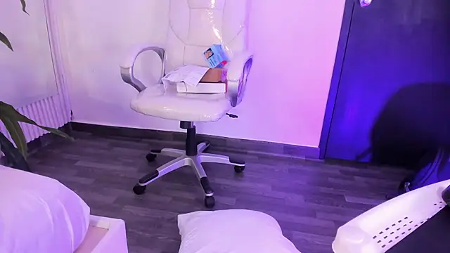 EriKlein online show from October 2025 11:05:01 PM