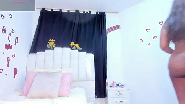 RoxannaBlanche online show from March 2026 01:07:02 PM