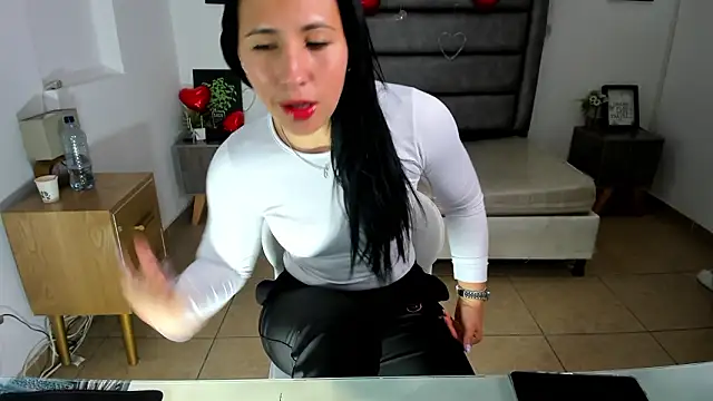 Nata bernett online show from March 2026 09:11:01 PM