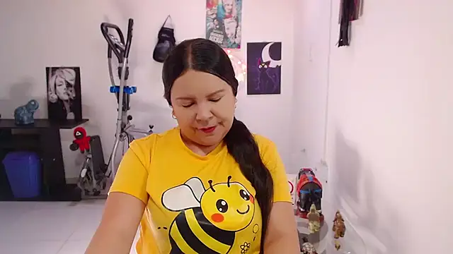 claryssa  online show from June 2026 06:18:02 PM