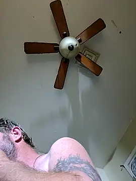 Snapshot of Hugebwc102 chatting on October 2025 06:45:01 AM Hugebwc102 online show from October 2025 06:45:01 AM