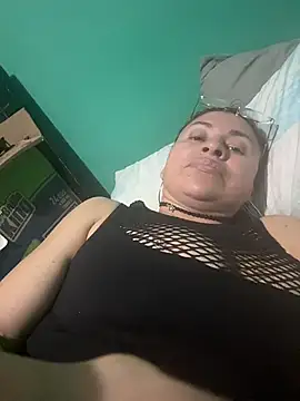 Snapshot of SheraHadee chatting on November 2025 01:06:02 AM SheraHadee online show from November 2025 01:06:02 AM