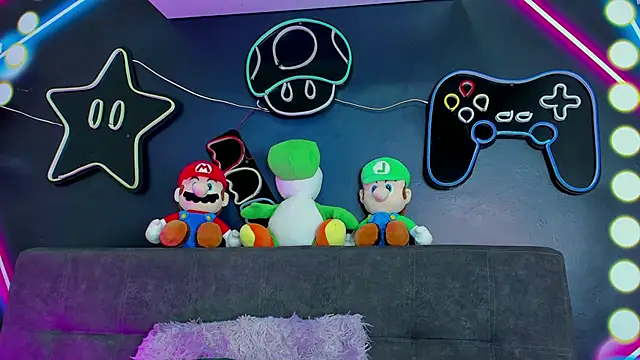 CristalCornner  online show from February 2025 07:45:02 PM