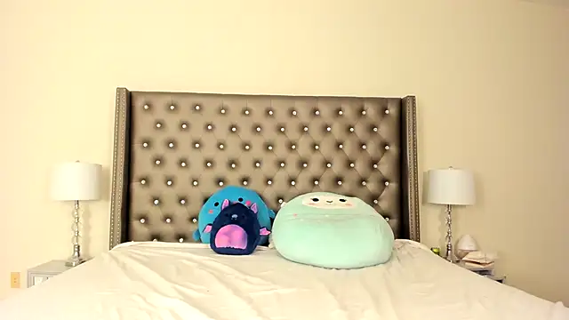 NadiaLyla online show from April 2026 01:26:01 AM