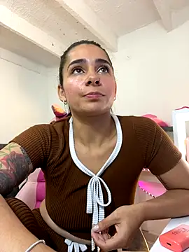 Snapshot of Meganmilk1 chatting on October 2025 03:58:01 PM Meganmilk1 online show from October 2025 03:58:01 PM