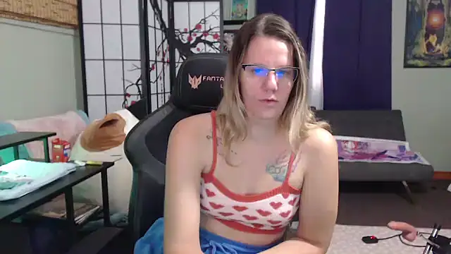 Sarahtineke online show from October 2025 04:36:02 PM