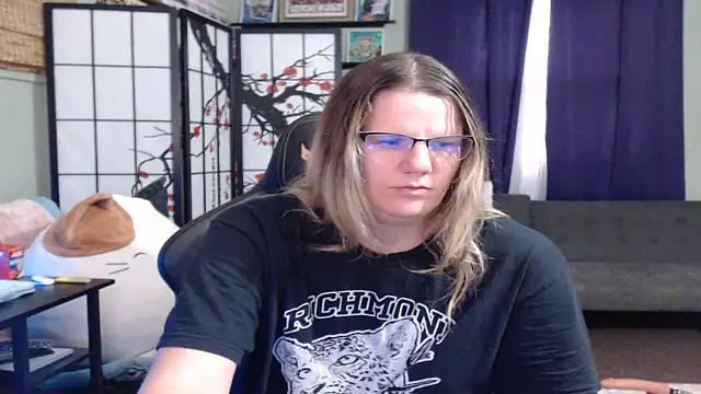 Sarahtineke online show from October 2025 04:30:02 PM