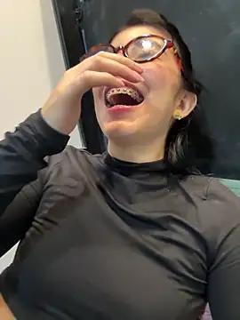 NicolRoss  online show from November 2025 07:57:01 PM