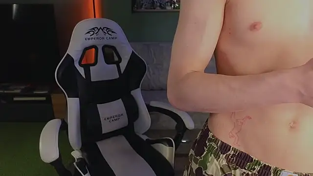 Snapshot of TeddyLiLboy chatting on December 2025 04:56:01 PM TeddyLiLboy online show from December 2025 04:56:01 PM