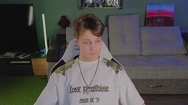 TeddyLiLboy online show from April 2026 07:12:02 PM