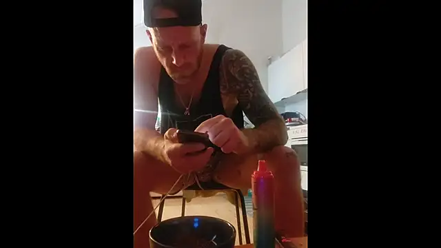 Snapshot of eltoulou chatting on January 2025 07:53:02 AM eltoulou online show from January 2025 07:53:02 AM