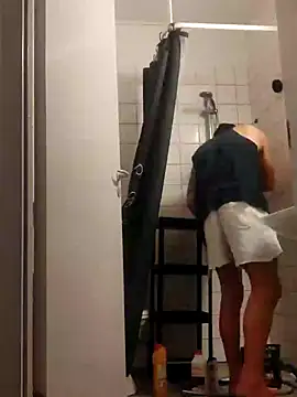 Snapshot of eltoulou chatting on January 2025 05:17:01 PM eltoulou online show from January 2025 05:17:01 PM