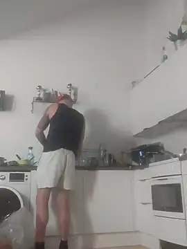 Snapshot of eltoulou chatting on February 2025 03:05:02 PM eltoulou online show from February 2025 03:05:02 PM