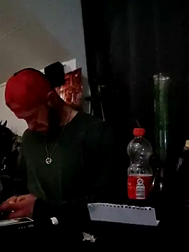 Snapshot of eltoulou chatting on February 2025 08:25:01 PM eltoulou online show from February 2025 08:25:01 PM